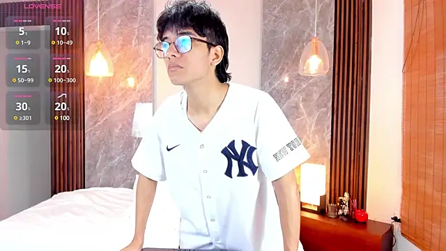 Snapshot of billie_jr chatting on 03.18.25 billie jr online show from 03.18.25