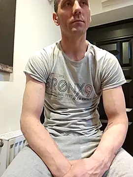 Snapshot of Aian09 chatting on 03.04.25 Aian09 online show from 03.04.25