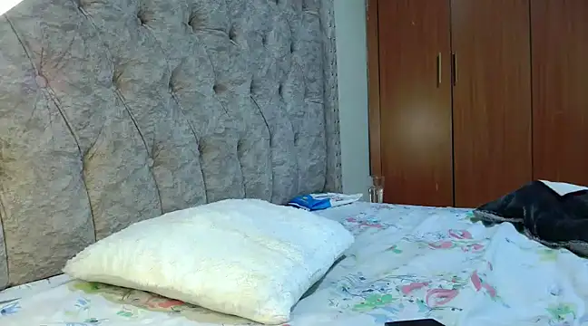 Snapshot of Naughty_Girl17 chatting on 02.12.25 Naughty Girl17 online show from 02.12.25