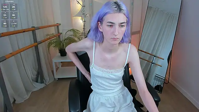 Snapshot of Mia_Cheers chatting on 09.12.25 Mia Cheers online show from 09.12.25