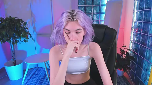 Snapshot of Mia_Cheers chatting on 09.14.25 Mia Cheers online show from 09.14.25