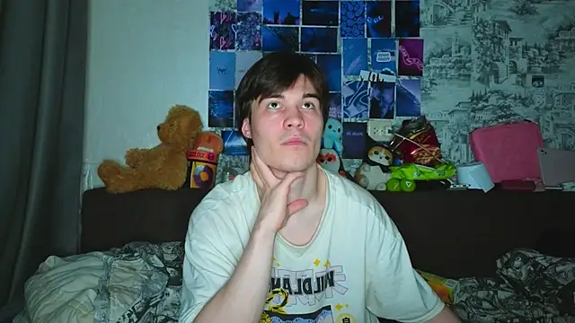 Snapshot of pepedastro chatting on 10.05.25 pepedastro online show from 10.05.25