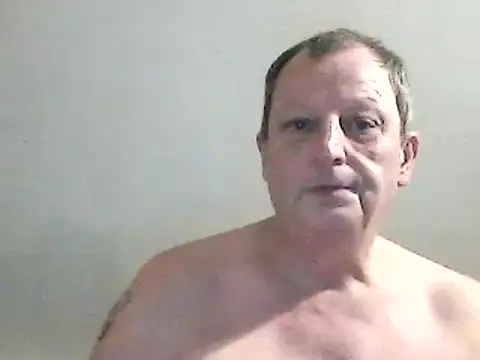 Snapshot of chubbybear2cum chatting on 12.10.24 chubbybear2cum online show from 12.10.24
