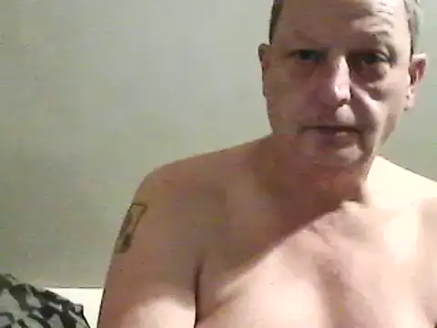 Snapshot of chubbybear2cum chatting on 12.26.24 chubbybear2cum online show from 12.26.24