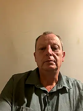 Snapshot of chubbybear2cum chatting on 09.08.25 chubbybear2cum online show from 09.08.25