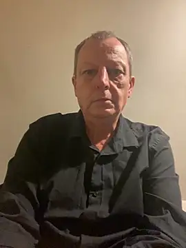 Snapshot of chubbybear2cum chatting on 09.22.25 chubbybear2cum online show from 09.22.25