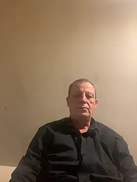 Snapshot of chubbybear2cum chatting on 09.24.25 chubbybear2cum online show from 09.24.25