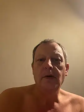 Snapshot of chubbybear2cum chatting on 10.25.25 chubbybear2cum online show from 10.25.25