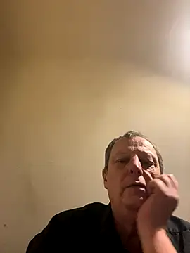 Snapshot of chubbybear2cum chatting on 11.15.25 chubbybear2cum online show from 11.15.25