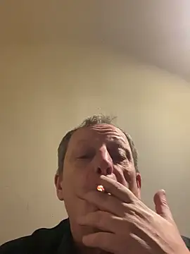 Snapshot of chubbybear2cum chatting on 11.15.25 chubbybear2cum online show from 11.15.25