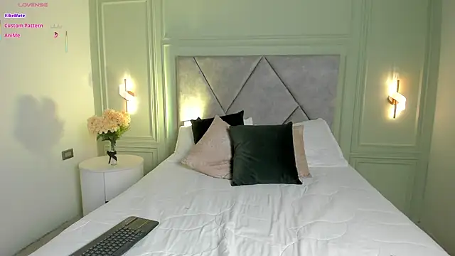 Snapshot of _Miss_Kimm chatting on 11.21.25 Miss Kimm online show from 11.21.25