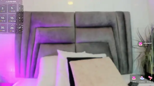 sophiee smith online show from 11.10.25