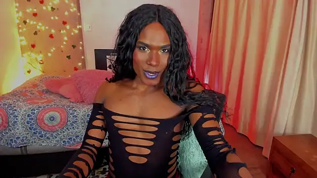 Snapshot of blackbarbietrans chatting on 02.11.25 blackbarbietrans online show from 02.11.25