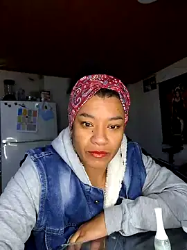 Snapshot of Selket11 chatting on 01.05.25 Selket11 online show from 01.05.25