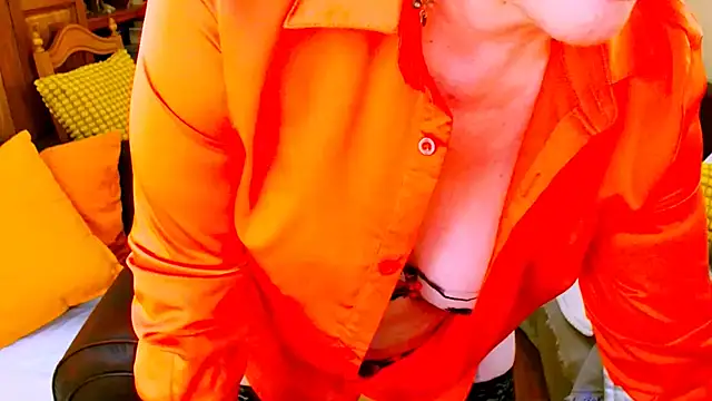 Snapshot of GattonaBiondona chatting on 10.18.25 GattonaBiondona online show from 10.18.25