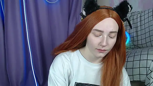 Snapshot of Lexy_Lovy chatting on 10.20.25 Lexy Lovy online show from 10.20.25