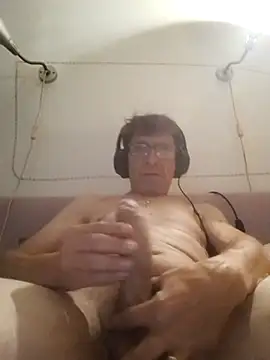 Snapshot of felice66 chatting on 09.14.25 felice66 online show from 09.14.25