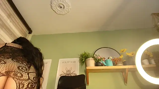 Snapshot of SheryLee chatting on 02.27.25 SheryLee online show from 02.27.25