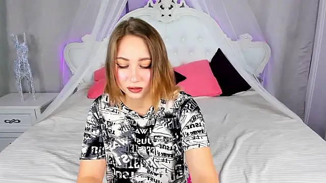 AsyaPink online show from 10.17.25