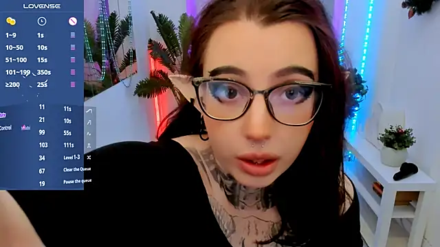 Snapshot of Dixi_Pixi_ chatting on 12.12.24 Dixi Pixi online show from 12.12.24