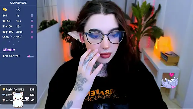 Snapshot of Dixi_Pixi_ chatting on 02.07.25 Dixi Pixi online show from 02.07.25