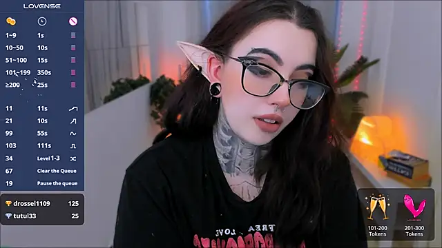 Snapshot of Dixi_Pixi_ chatting on 02.23.25 Dixi Pixi online show from 02.23.25