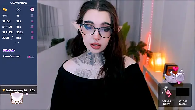 Snapshot of Dixi_Pixi_ chatting on 03.09.25 Dixi Pixi online show from 03.09.25