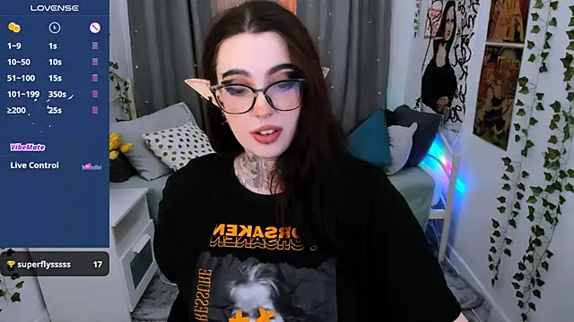 Snapshot of Dixi_Pixi_ chatting on 03.22.25 Dixi Pixi online show from 03.22.25