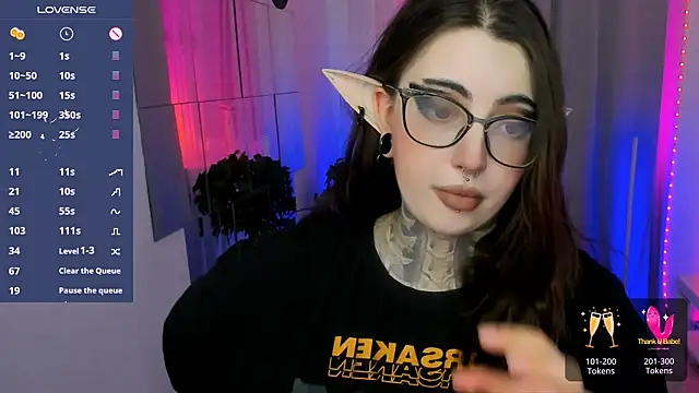Snapshot of Dixi_Pixi_ chatting on 09.19.25 Dixi Pixi online show from 09.19.25