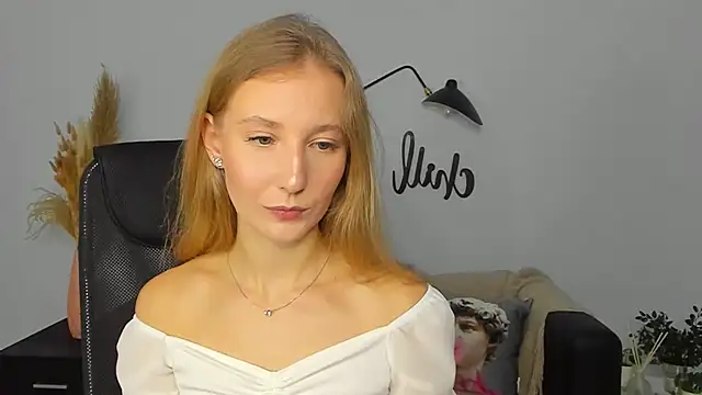 Snapshot of LolaWilsons chatting on 01.14.25 LolaWilsons online show from 01.14.25