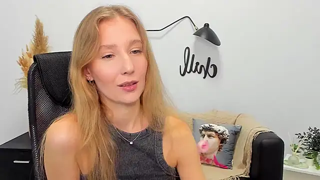 Snapshot of LolaWilsons chatting on 01.30.25 LolaWilsons online show from 01.30.25