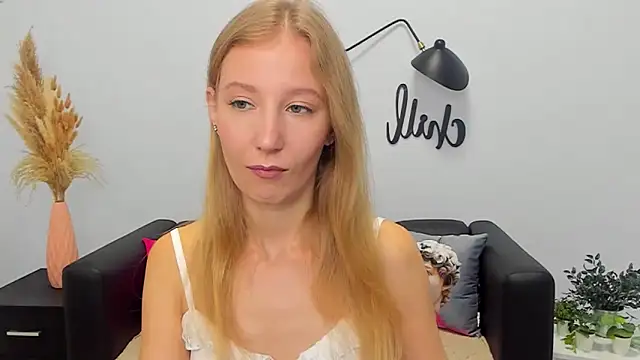 Snapshot of LolaWilsons chatting on 09.27.25 LolaWilsons online show from 09.27.25