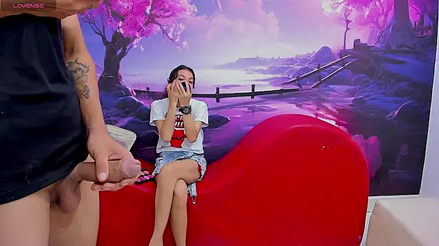 Snapshot of SlimLoves chatting on 02.08.25 SlimLoves online show from 02.08.25