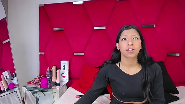 VaneLin18 online show from 09.25.25