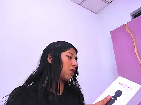 VaneLin18 online show from 12.04.25