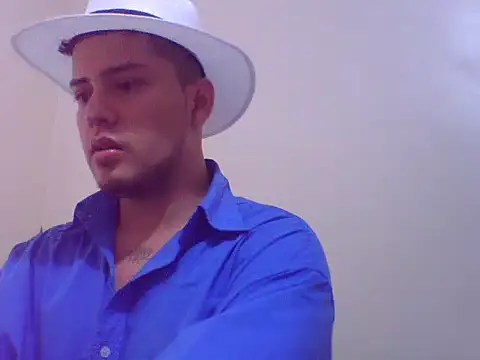 Snapshot of Malandralle chatting on 12.05.25 Malandralle online show from 12.05.25