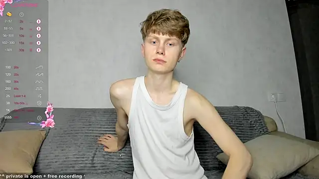 Snapshot of christian_di0r chatting on 09.30.25 christian di0r online show from 09.30.25