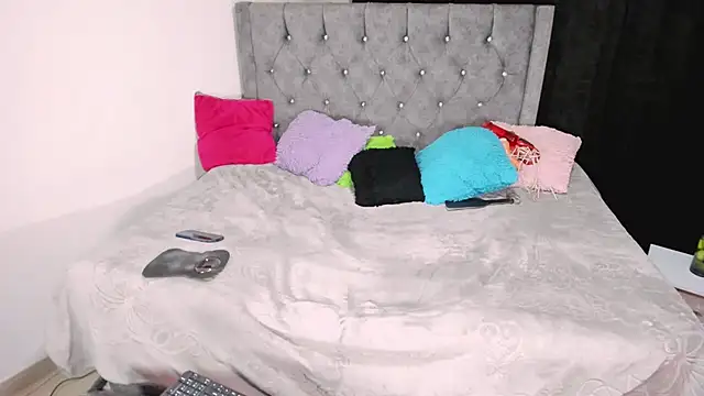 valenthottie online show from 02.22.25