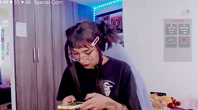 Snapshot of melissahowl chatting on 03.13.25 melissahowl online show from 03.13.25
