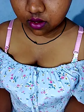 Snapshot of Sexy--queen1 chatting on 09.08.25 Sexy--queen1 online show from 09.08.25