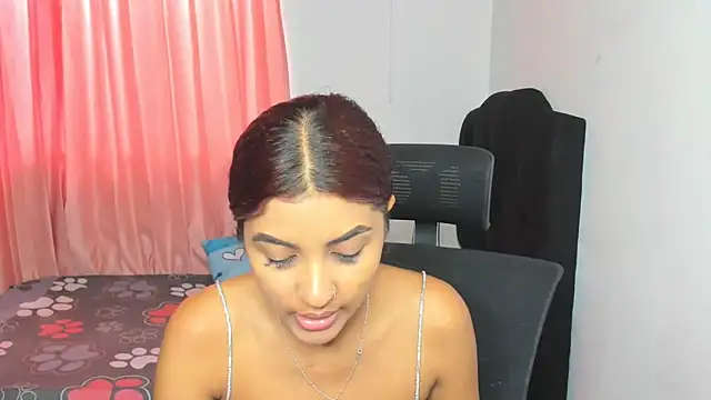 Snapshot of FalakRese chatting on 01.13.25 FalakRese online show from 01.13.25