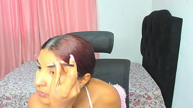 Snapshot of FalakRese chatting on 01.24.25 FalakRese online show from 01.24.25