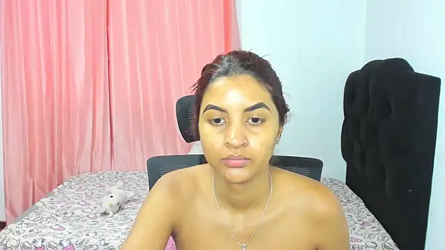 Snapshot of FalakRese chatting on 01.29.25 FalakRese online show from 01.29.25