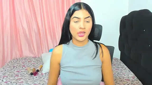 Snapshot of FalakRese chatting on 02.08.25 FalakRese online show from 02.08.25