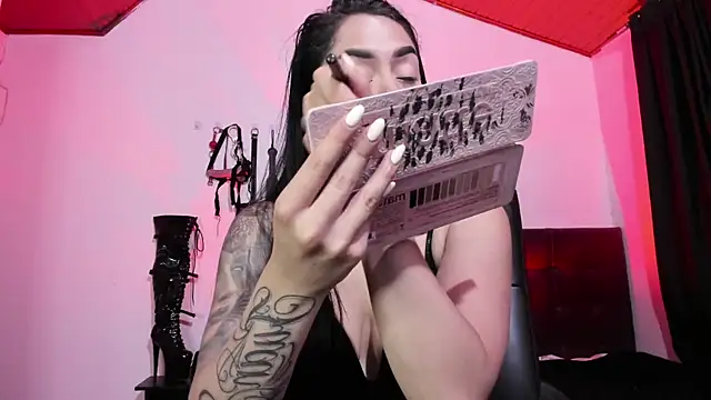 Snapshot of MistressVenena chatting on 09.18.25 MistressVenena online show from 09.18.25