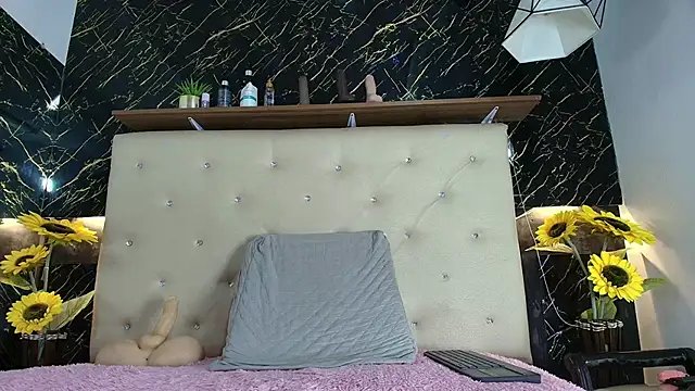 Alexa Smith   online show from 10.07.25