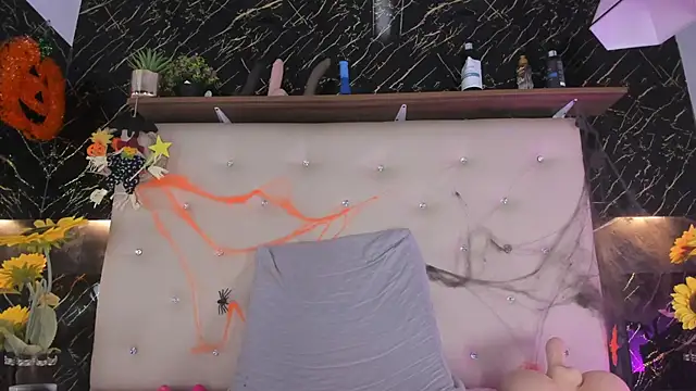 Alexa Smith   online show from 10.27.25