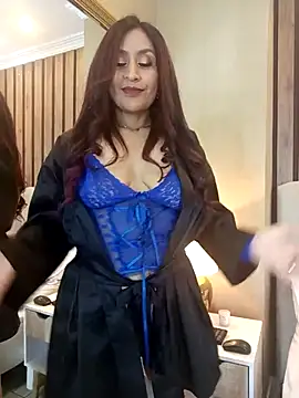 Snapshot of MonicaMoret chatting on 02.21.25 MonicaMoret online show from 02.21.25