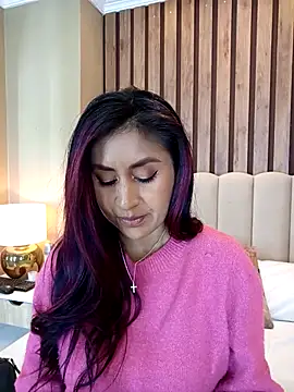 Snapshot of MonicaMoret chatting on 03.15.25 MonicaMoret online show from 03.15.25