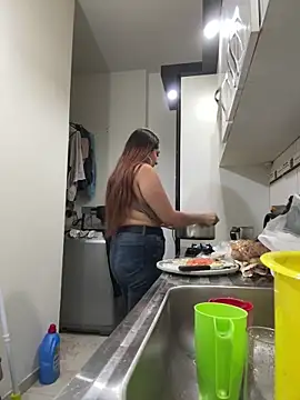 Snapshot of Dahian_XXX chatting on 12.17.24 Dahian XXX online show from 12.17.24